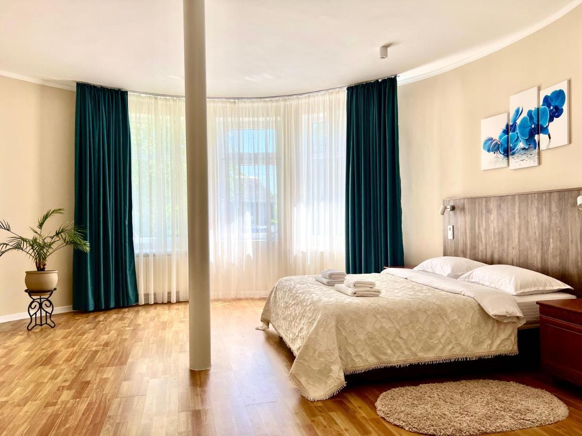 Авіа Apartment Ujhorod Exterior foto