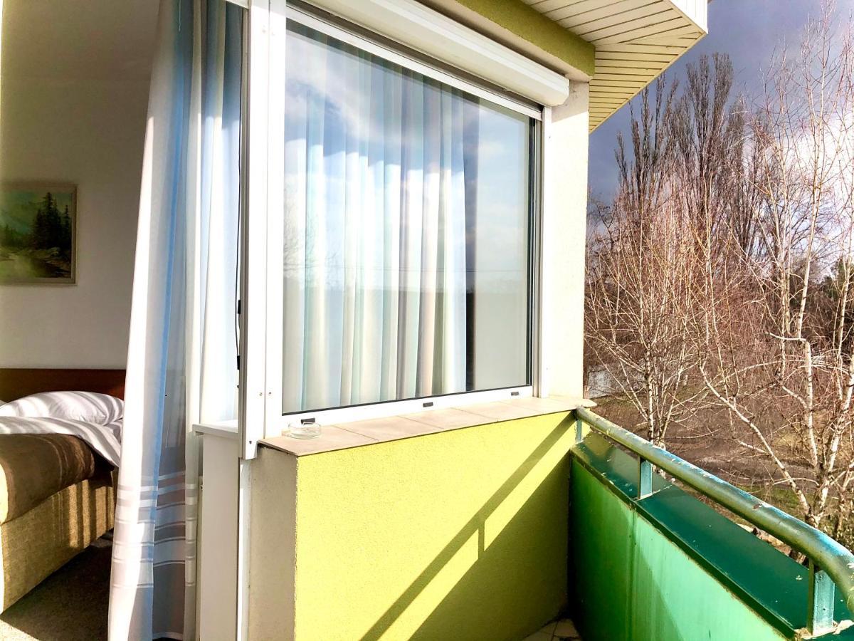Авіа Apartment Ujhorod Exterior foto